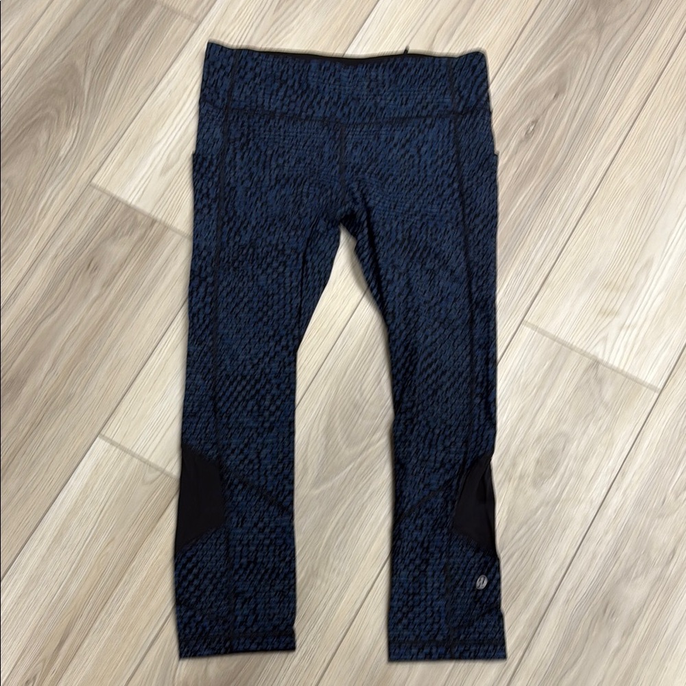Blue Patterned Cropped Leggings